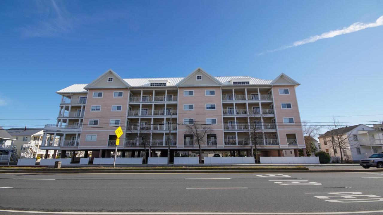 אושן סיטי Americana Condos 10Th Street מראה חיצוני תמונה