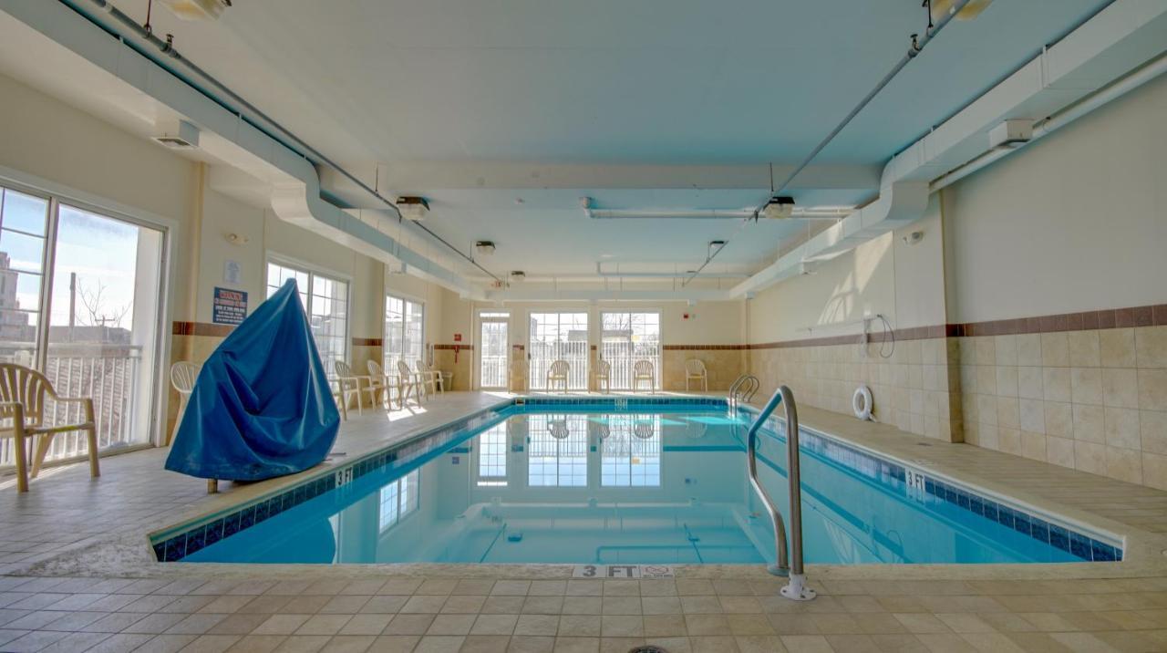 אושן סיטי Americana Condos 10Th Street מראה חיצוני תמונה