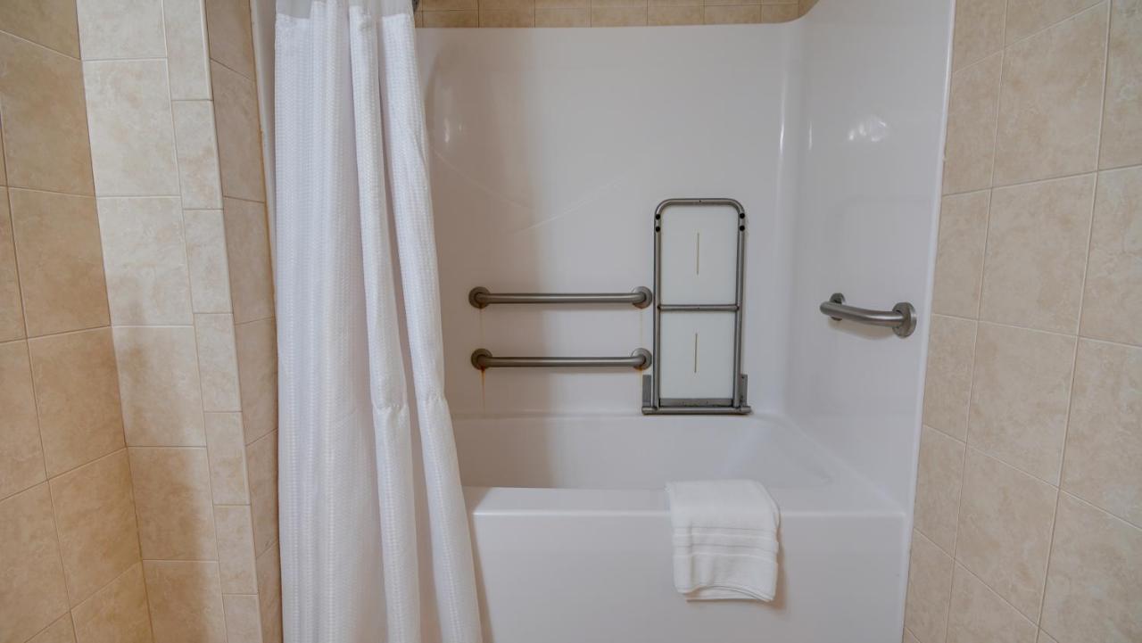 אושן סיטי Americana Condos 10Th Street מראה חיצוני תמונה