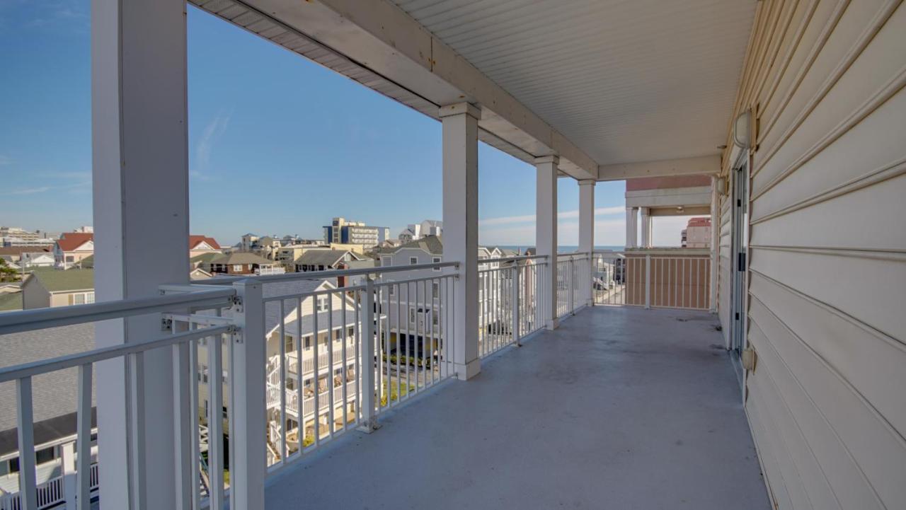 אושן סיטי Americana Condos 10Th Street מראה חיצוני תמונה