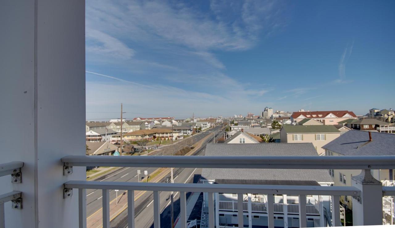 אושן סיטי Americana Condos 10Th Street מראה חיצוני תמונה