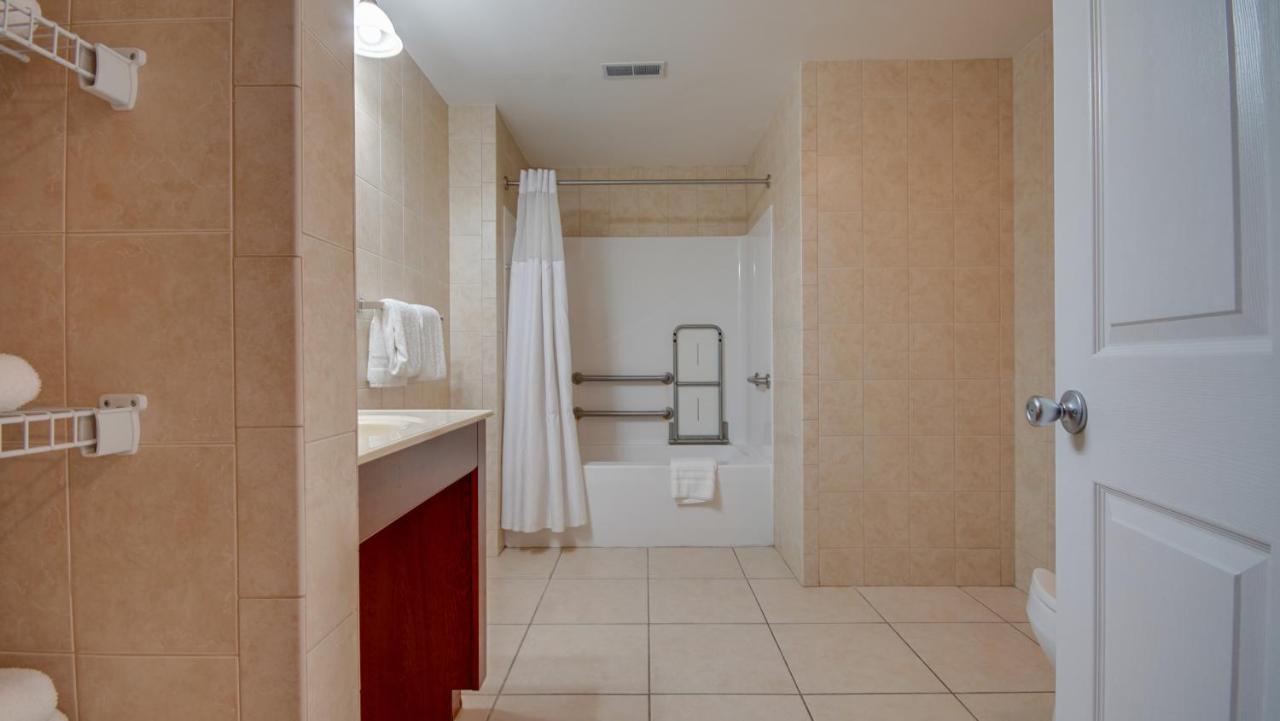 אושן סיטי Americana Condos 10Th Street מראה חיצוני תמונה