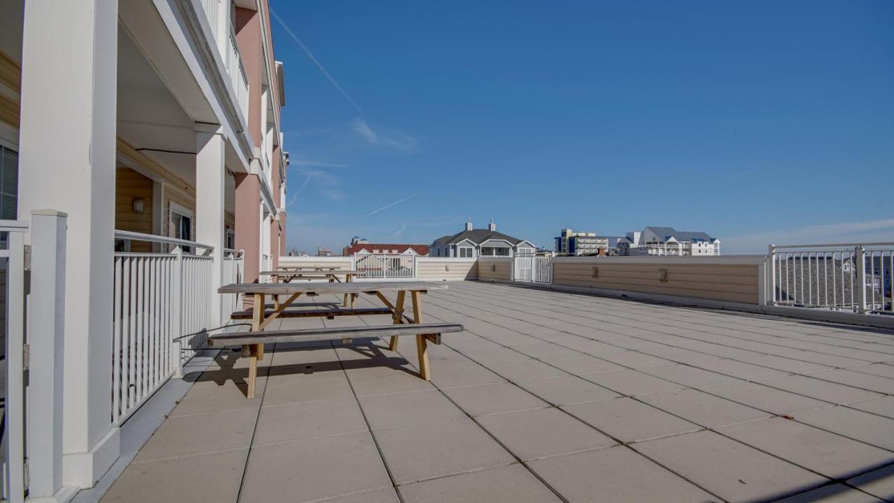 אושן סיטי Americana Condos 10Th Street מראה חיצוני תמונה