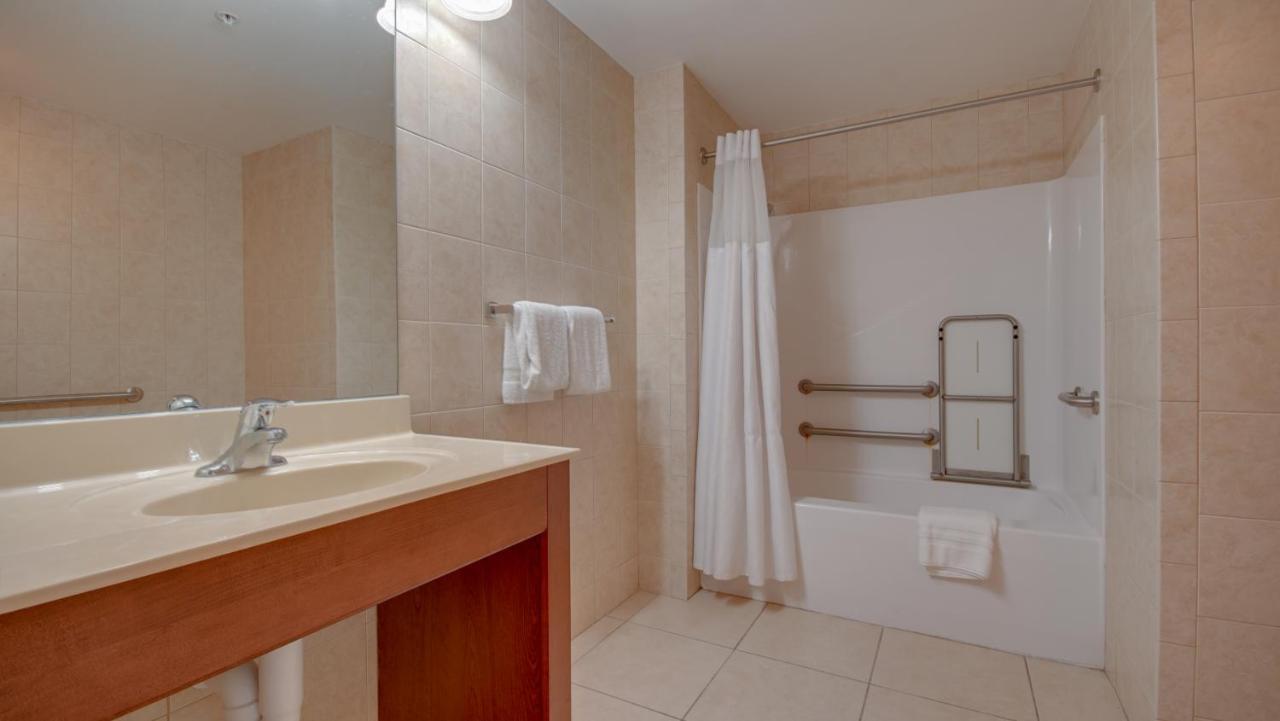 אושן סיטי Americana Condos 10Th Street מראה חיצוני תמונה
