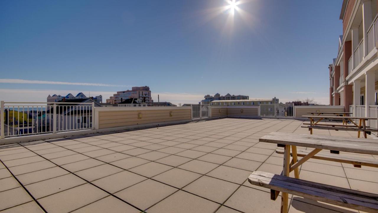 אושן סיטי Americana Condos 10Th Street מראה חיצוני תמונה