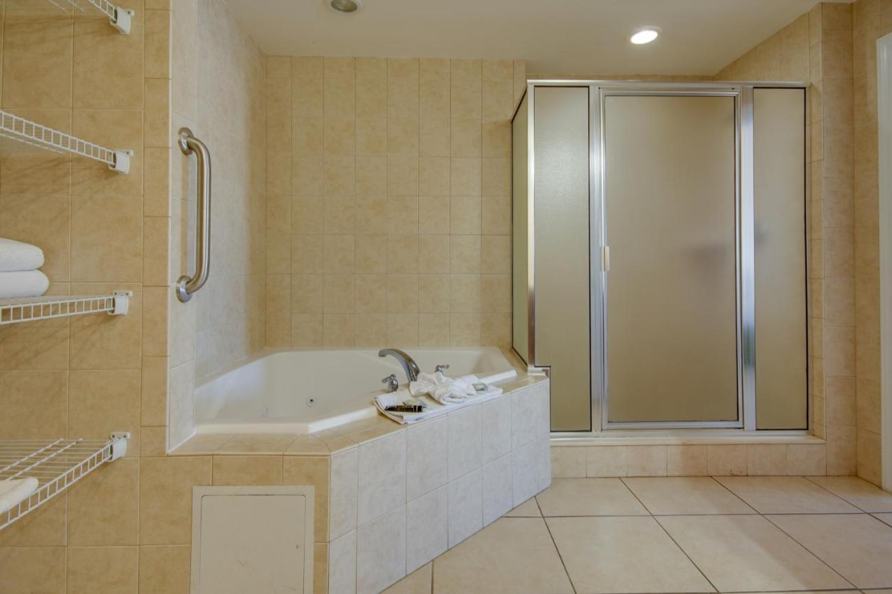 אושן סיטי Americana Condos 10Th Street מראה חיצוני תמונה