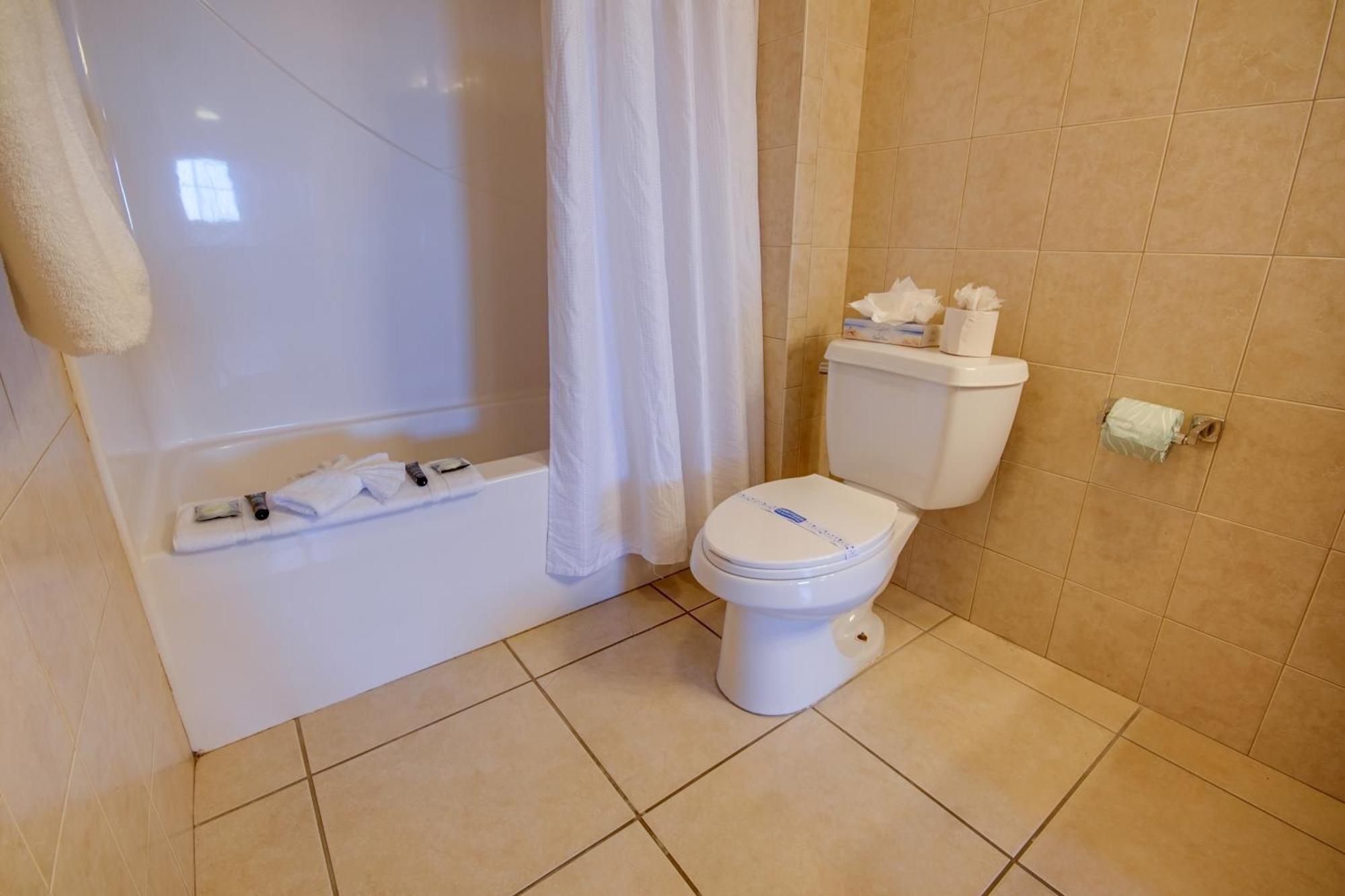 אושן סיטי Americana Condos 10Th Street מראה חיצוני תמונה